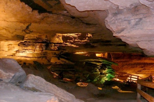cave tour arkansas